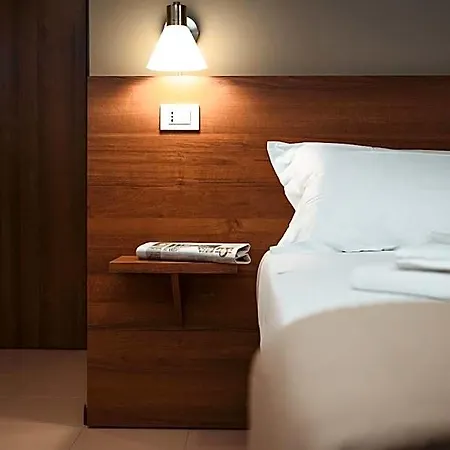 Otel Commercio